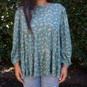 Floral & Flowy American Eagle blouse